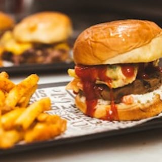 Beef Omelet Burger (Bun Kebab)